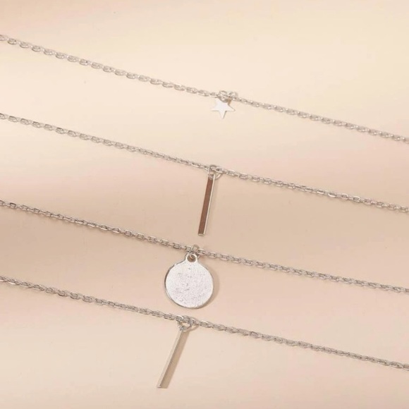 Sale! Minimalistic Silver Tone Layered Star & Bar Necklace - Picture 5 of 5